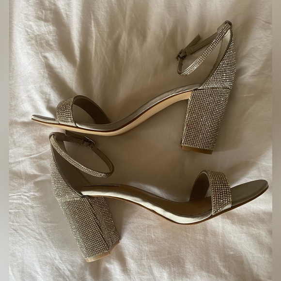 Gorgeous rhinestone heels by Steve Madden. Size 10 - Picture 4 of 8